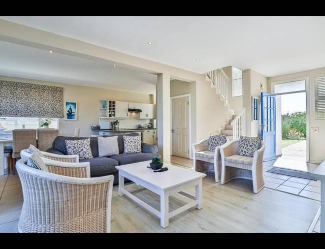 2 BEDROOM DUPLEX FOR SALE IN PINNACLE POINT GOLF ESTATE